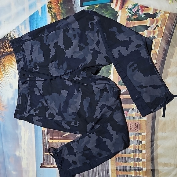 Nike NSW Camo Pants Size Medium - Picture 1 of 8